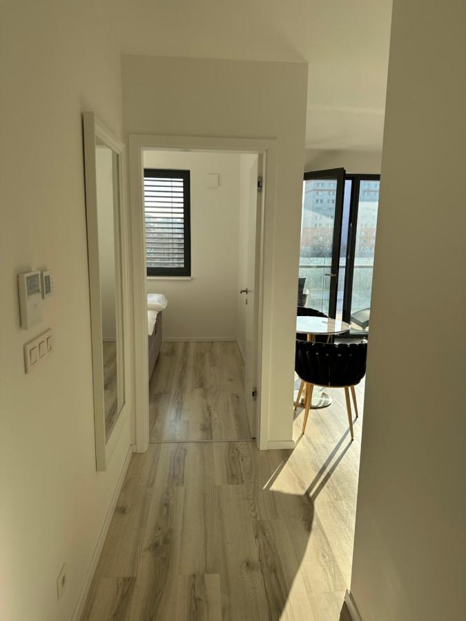 Ein Park Apartment With Free Parking Bratislava Exteriör bild