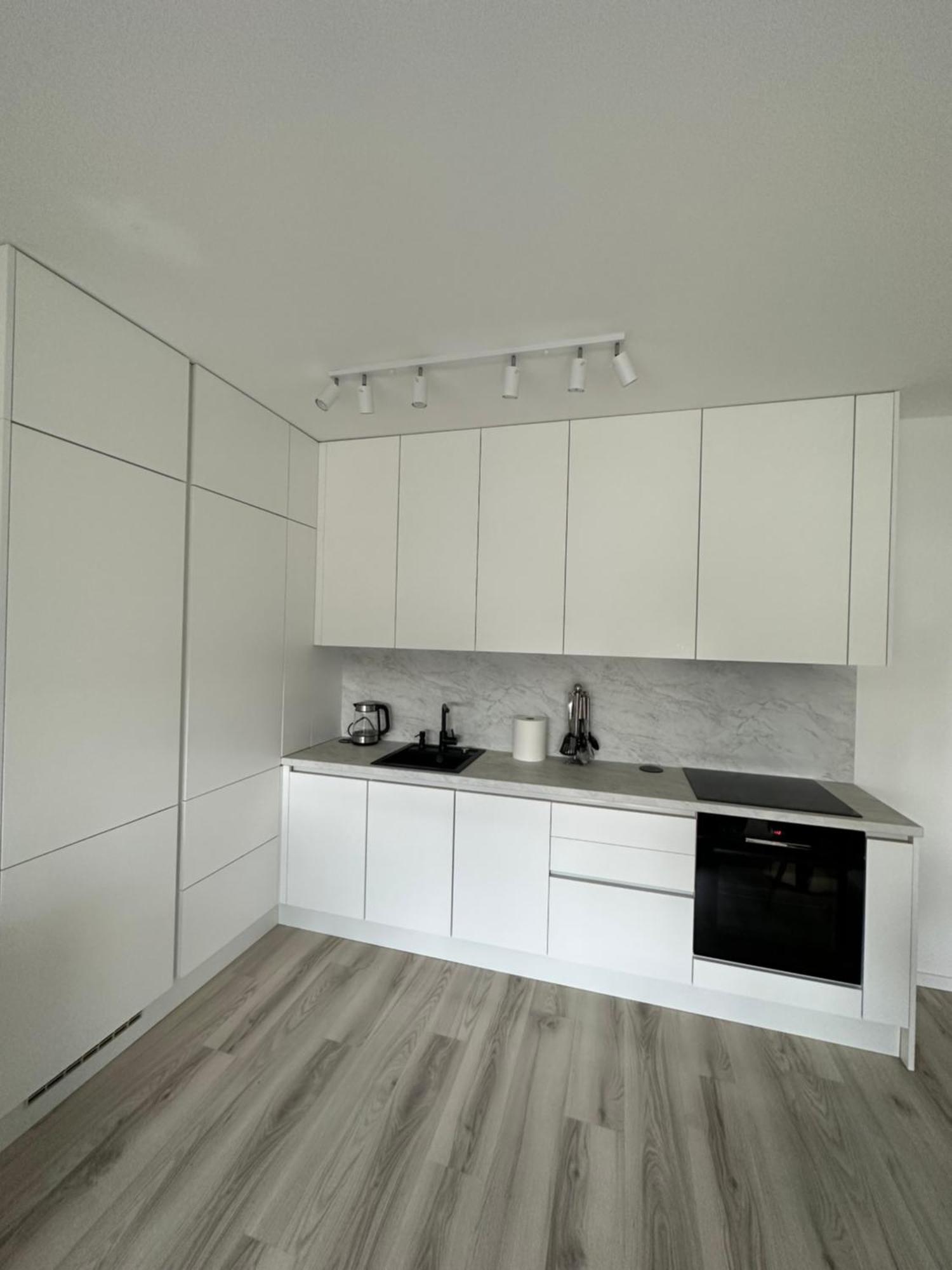 Ein Park Apartment With Free Parking Bratislava Exteriör bild